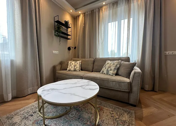 Book-a-room 33 *