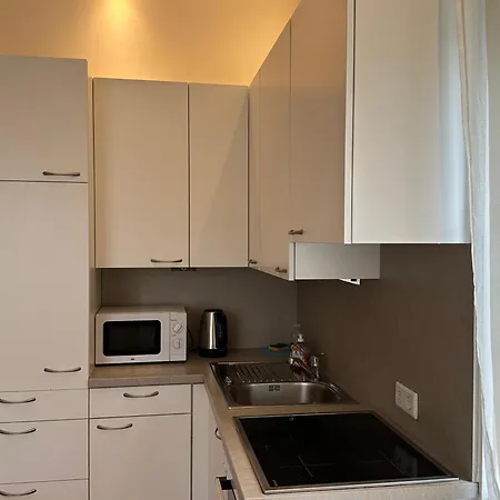 Book-a-room 33 Apartment