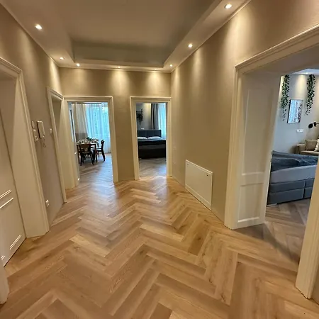Apartment Book-a-room 33