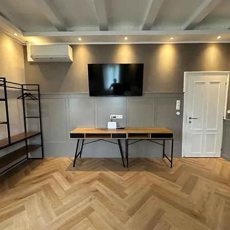 Book-a-room 33 Lejlighed *