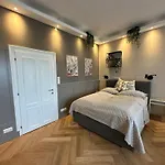 Book-a-room 33 * Salzburg